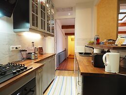Elegant Bourgeoise Style House
