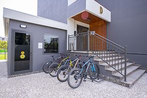 A Suite Side