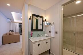 A Suite Side