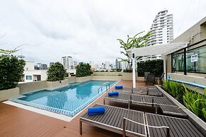 Ramada Tenn Ekamai