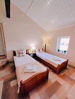 Hotel Karavan