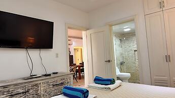 Stanza Mare Beach Front