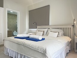 Stanza Mare Beach Front