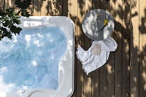 Souki Lodges & Spa