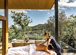 Souki Lodges & Spa