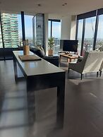 Top Floor Stunning Views