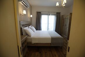 No 10 Hotel