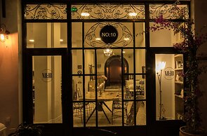 No 10 Hotel