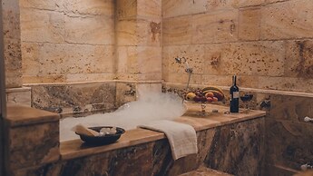 Serenus Cave Suites