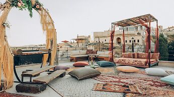 Serenus Cave Suites
