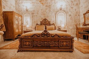 Serenus Cave Suites