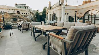Serenus Cave Suites