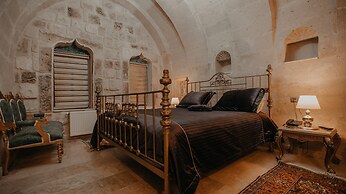 Serenus Cave Suites