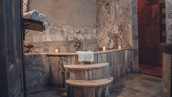 Serenus Cave Suites