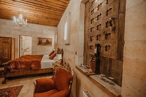Serenus Cave Suites