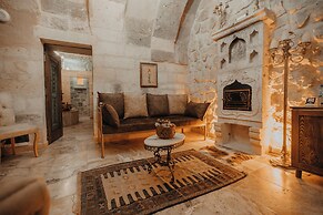 Serenus Cave Suites