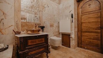 Serenus Cave Suites