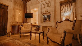 Serenus Cave Suites
