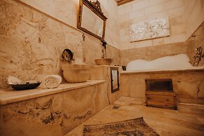 Serenus Cave Suites