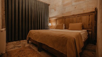 Serenus Cave Suites