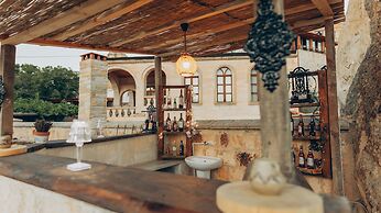 Serenus Cave Suites