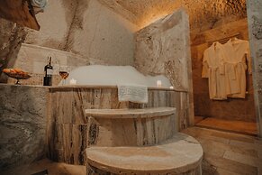 Serenus Cave Suites