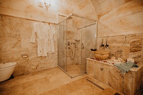 Serenus Cave Suites