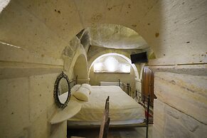 Serenus Cave Suites