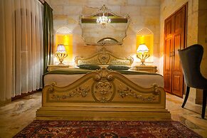 Serenus Cave Suites