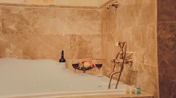 Serenus Cave Suites