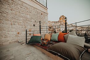 Serenus Cave Suites