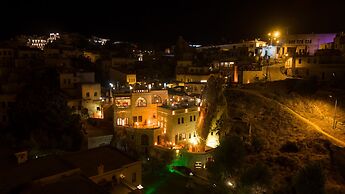 Serenus Cave Suites
