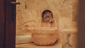 Serenus Cave Suites