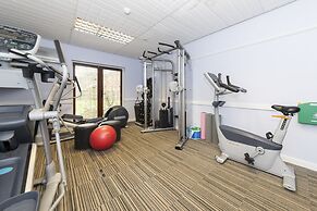 Charming 20-bed Self Contained Dwelling in Hook