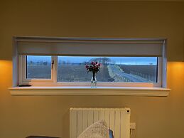 Fabulous Open Plan Studio Retreat - Cowdenbeath