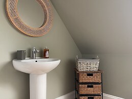 Fabulous Open Plan Studio Retreat - Cowdenbeath