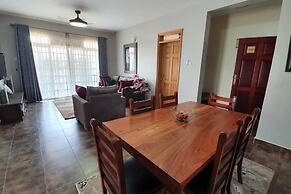 Charming 2-bed Apartment in Kigo