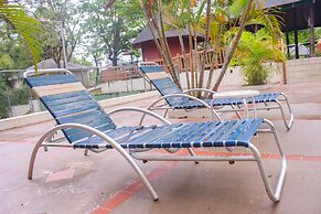 The Blue Mahoe Treehouse
