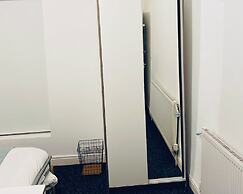 Spacious Four Bedroom Home, 3 Bathrooms - Coventry
