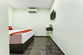 OYO 90445 Th Hotel