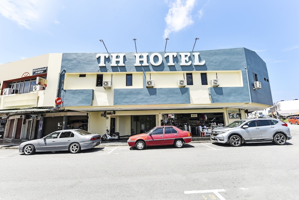 OYO 90445 Th Hotel