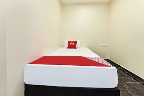 OYO 90445 Th Hotel