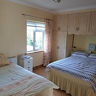 Spacious 6-bed House 10 Minutes From Knock Airport