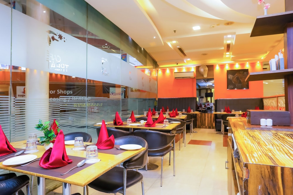 Hotel Hyphen Premier Meerut