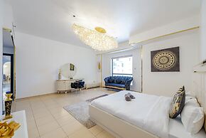 Marco Polo - Deluxe Waterfront Roomy Apt, Perfect for Groups
