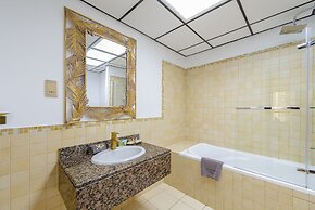 Marco Polo - Deluxe Waterfront Roomy Apt, Perfect for Groups