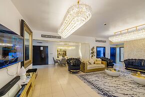 Marco Polo - Deluxe Waterfront Roomy Apt, Perfect for Groups