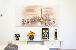 Marco Polo - Deluxe Waterfront Roomy Apt, Perfect for Groups
