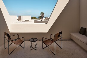 NOŪS Santorini