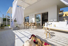 Vera's White Pearl Apartment